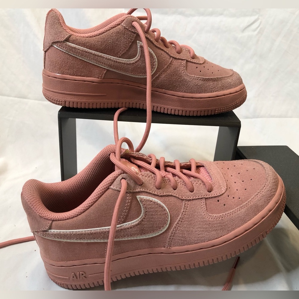 Boys Nike Air Force 1–Size 4Y—Pink Suede